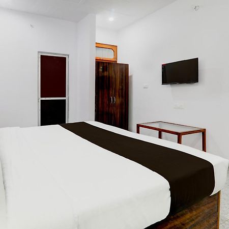 Hotel O White House Hasanganj Bagian luar foto