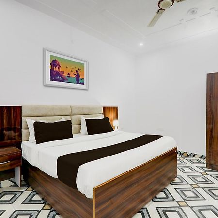 Hotel O White House Hasanganj Bagian luar foto