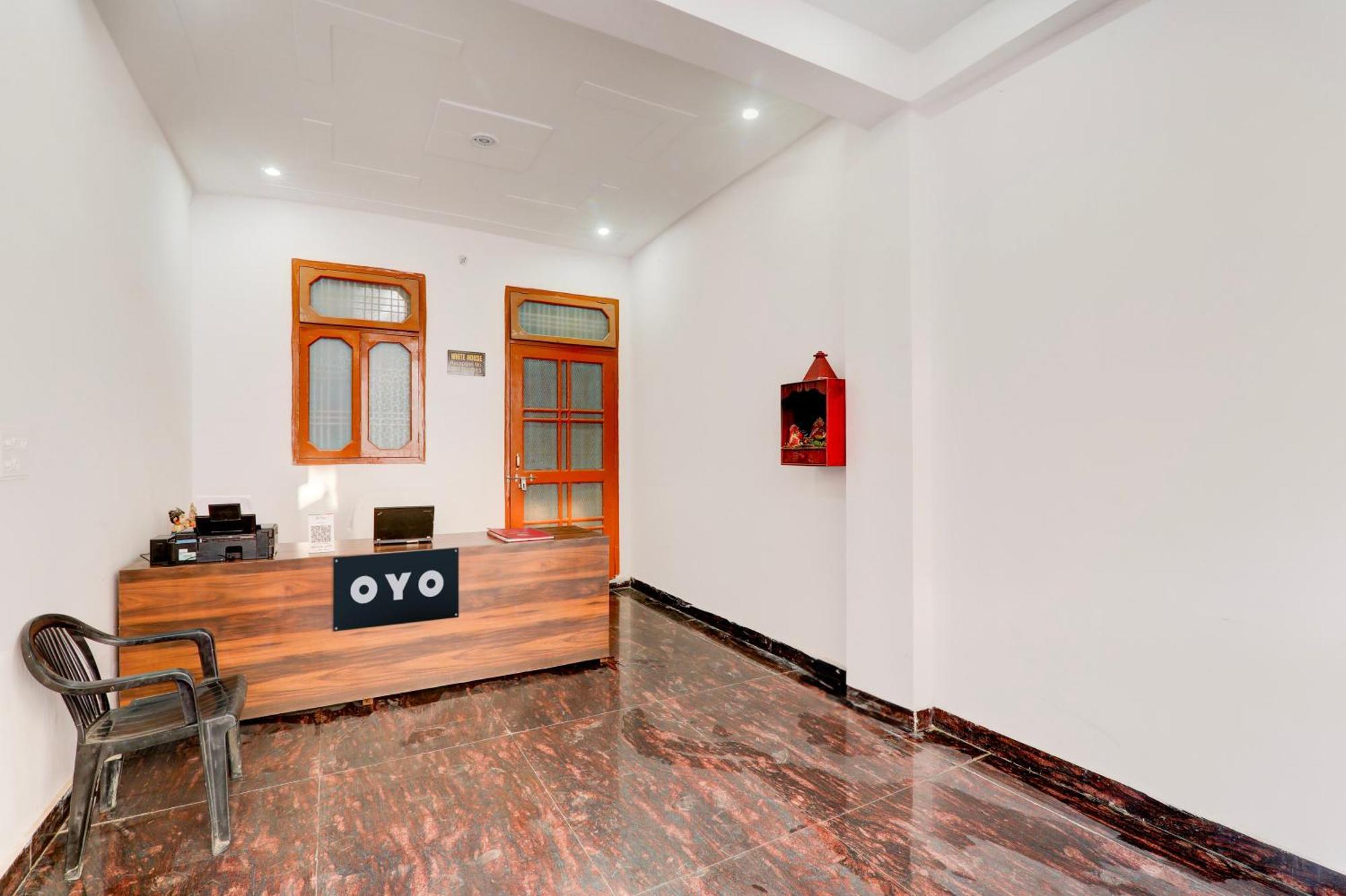 Hotel O White House Hasanganj Bagian luar foto