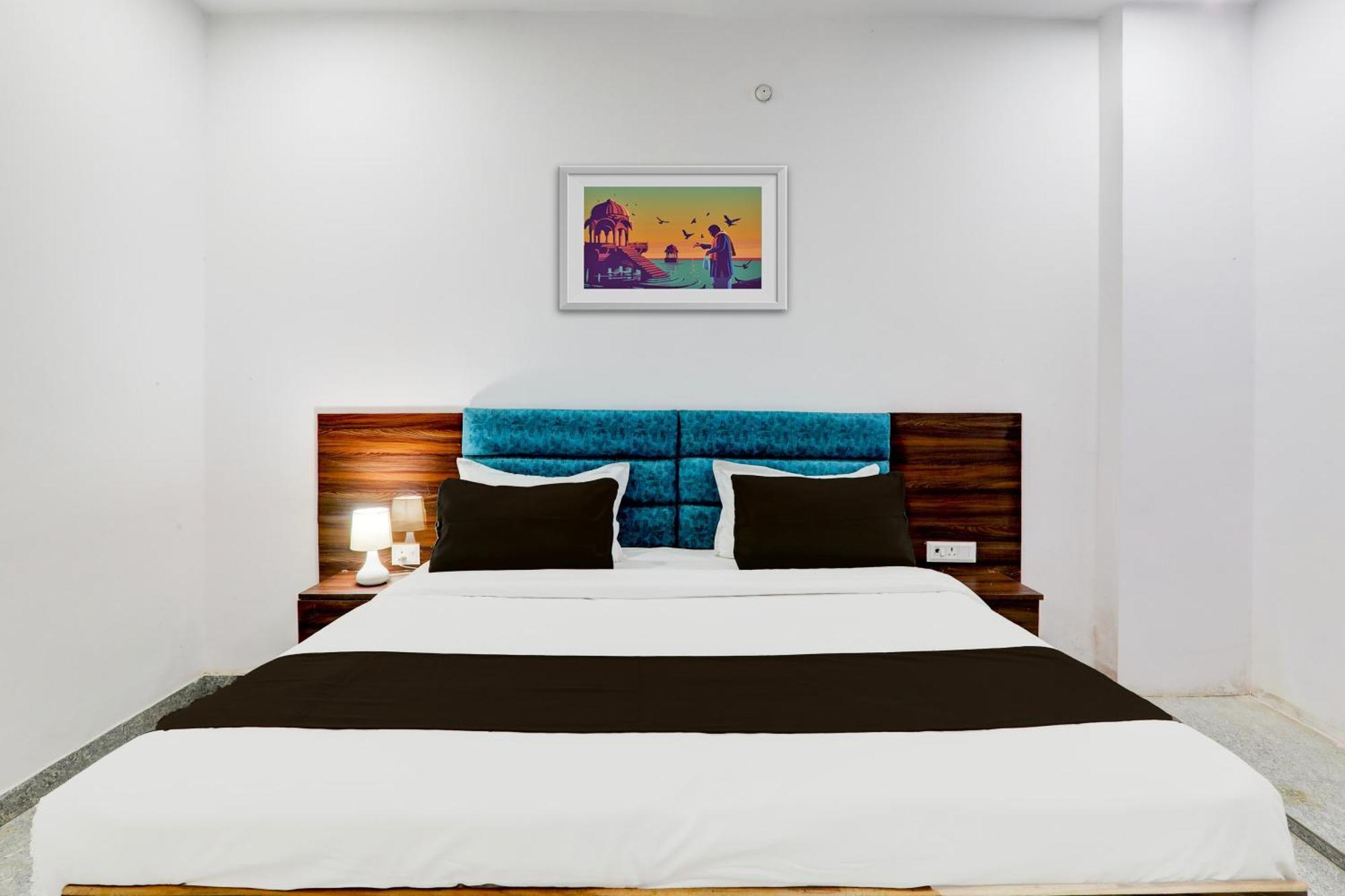 Hotel O White House Hasanganj Bagian luar foto