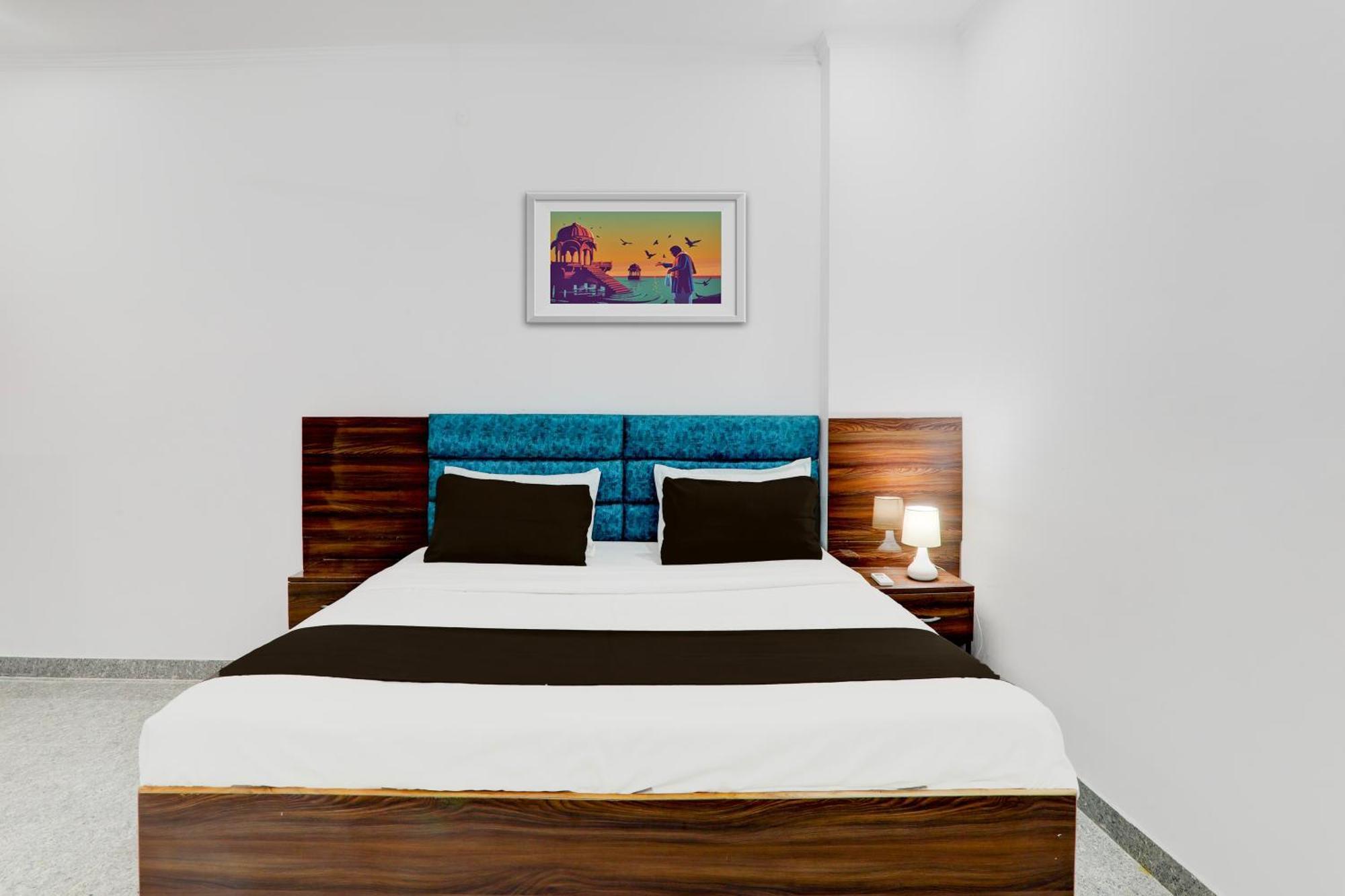 Hotel O White House Hasanganj Bagian luar foto