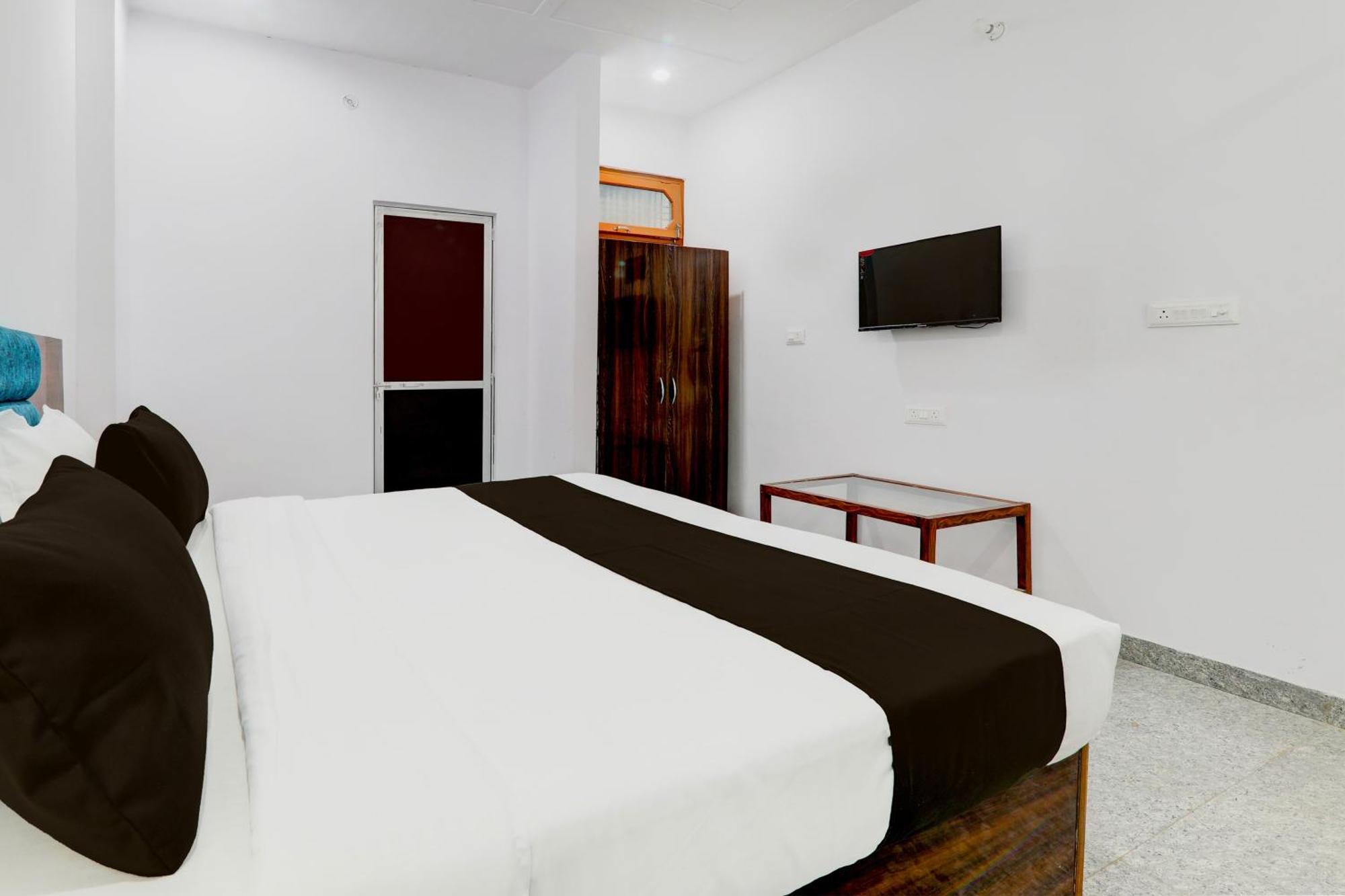 Hotel O White House Hasanganj Bagian luar foto